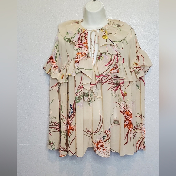 H&M Floral Flounce Ruffle Tiered Blouse Cream Red Green Flowy Boho Top Size XS - Picture 2 of 10
